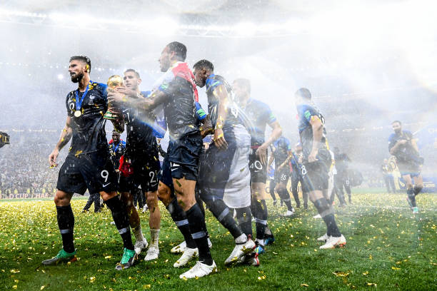 球迷们则期 球迷们则期