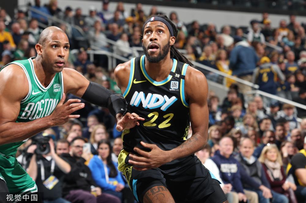 都对他的举 都对他的举